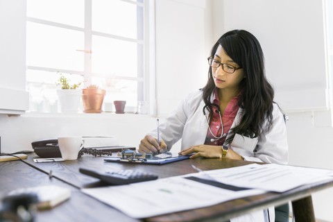 Writing Effective Bullet Points: Tips and examples for writing accomplishment-focused bullet points